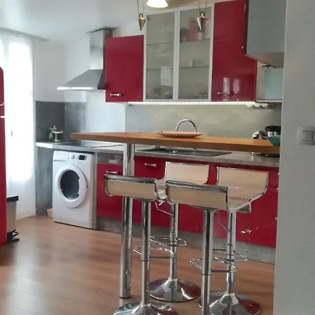Guestready - Retro Near Grande Horloge *