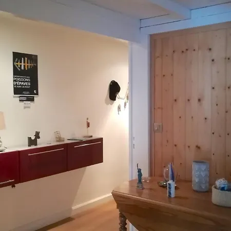 Guestready - Retro Apt Near Grande Horloge * La Rochelle (Charente-Maritime)